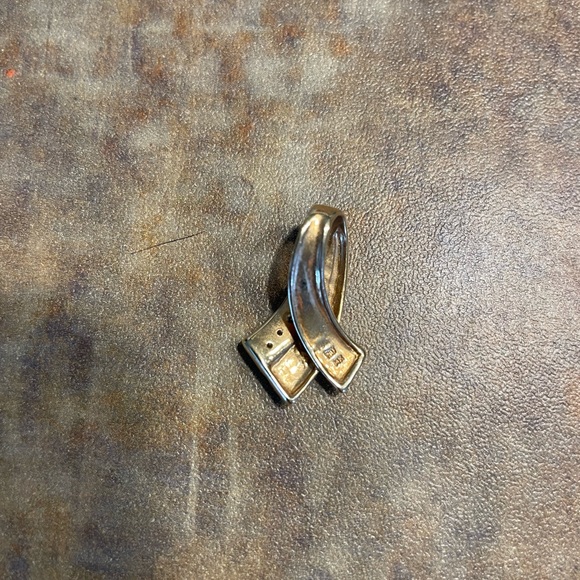 Diamond Pendant 0.25 carat total weight in 14KYG - Picture 2 of 5